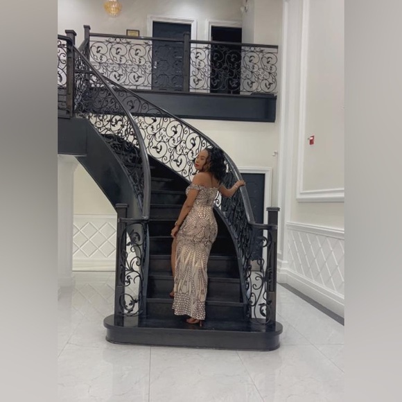 Full length evening gown- gold and black - Picture 4 of 4